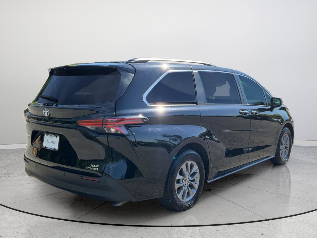 Used 2022 Toyota Sienna XLE FWD image 7