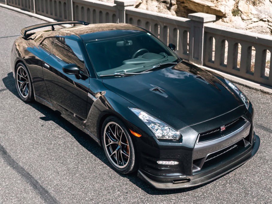 Used 2014 Nissan GT-R Premium AWD/4WD image 2