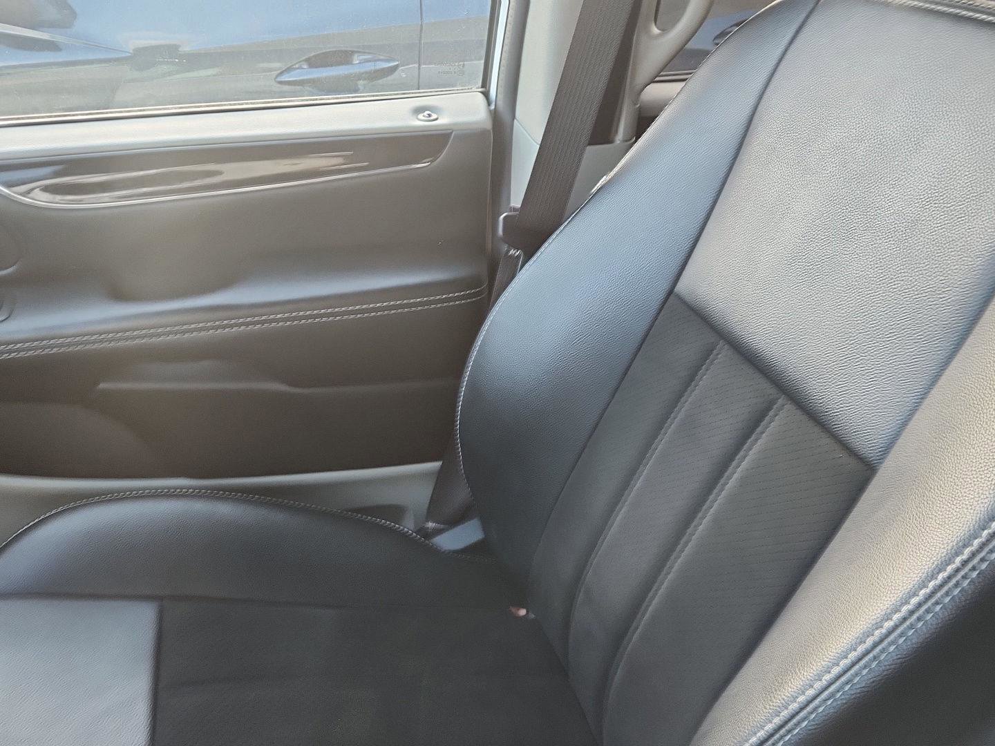 Used 2019 Dodge Grand Caravan SXT image 13