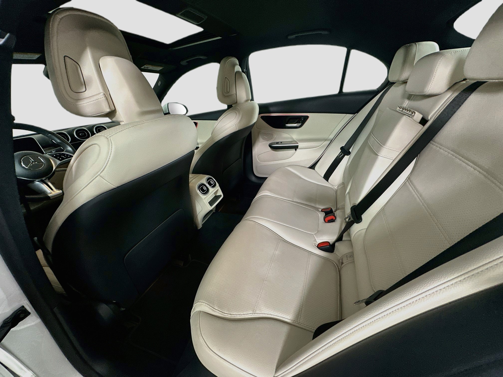Used 2025 Mercedes-Benz C 300 Sedan image 27