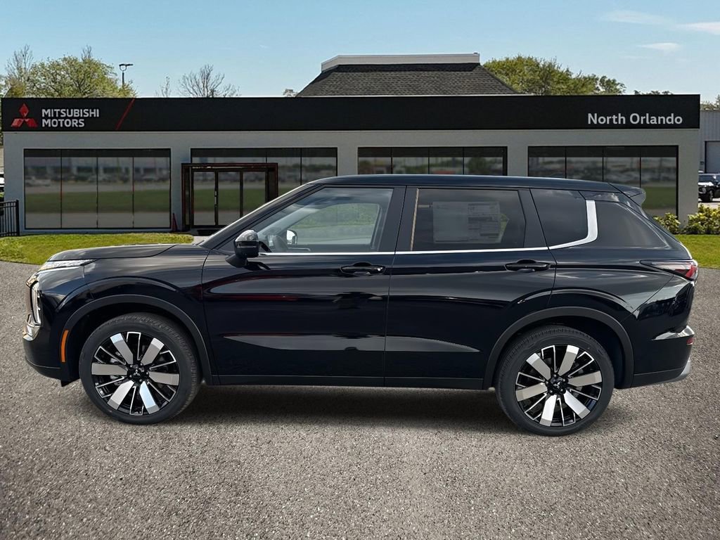 New 2026 Mitsubishi Outlander SE image 3