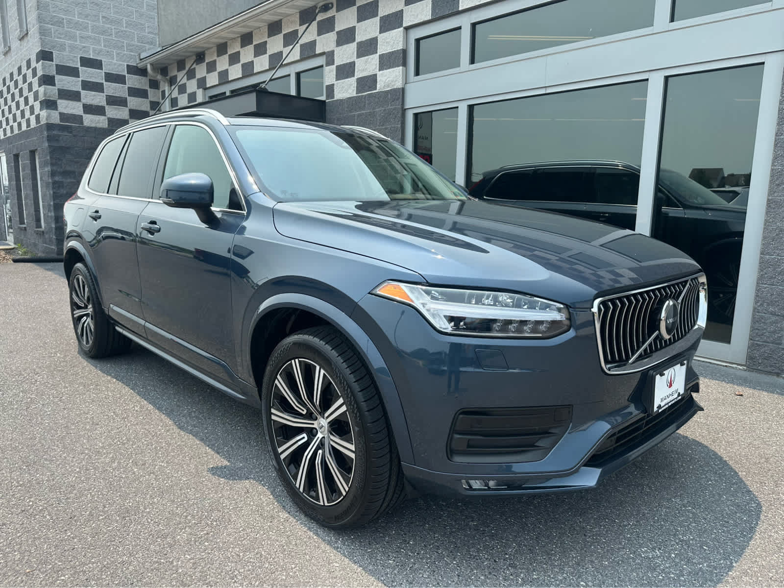 Used 2023 Volvo XC90 B5 Core w/ Protection Package Premier AWD/4WD image 1