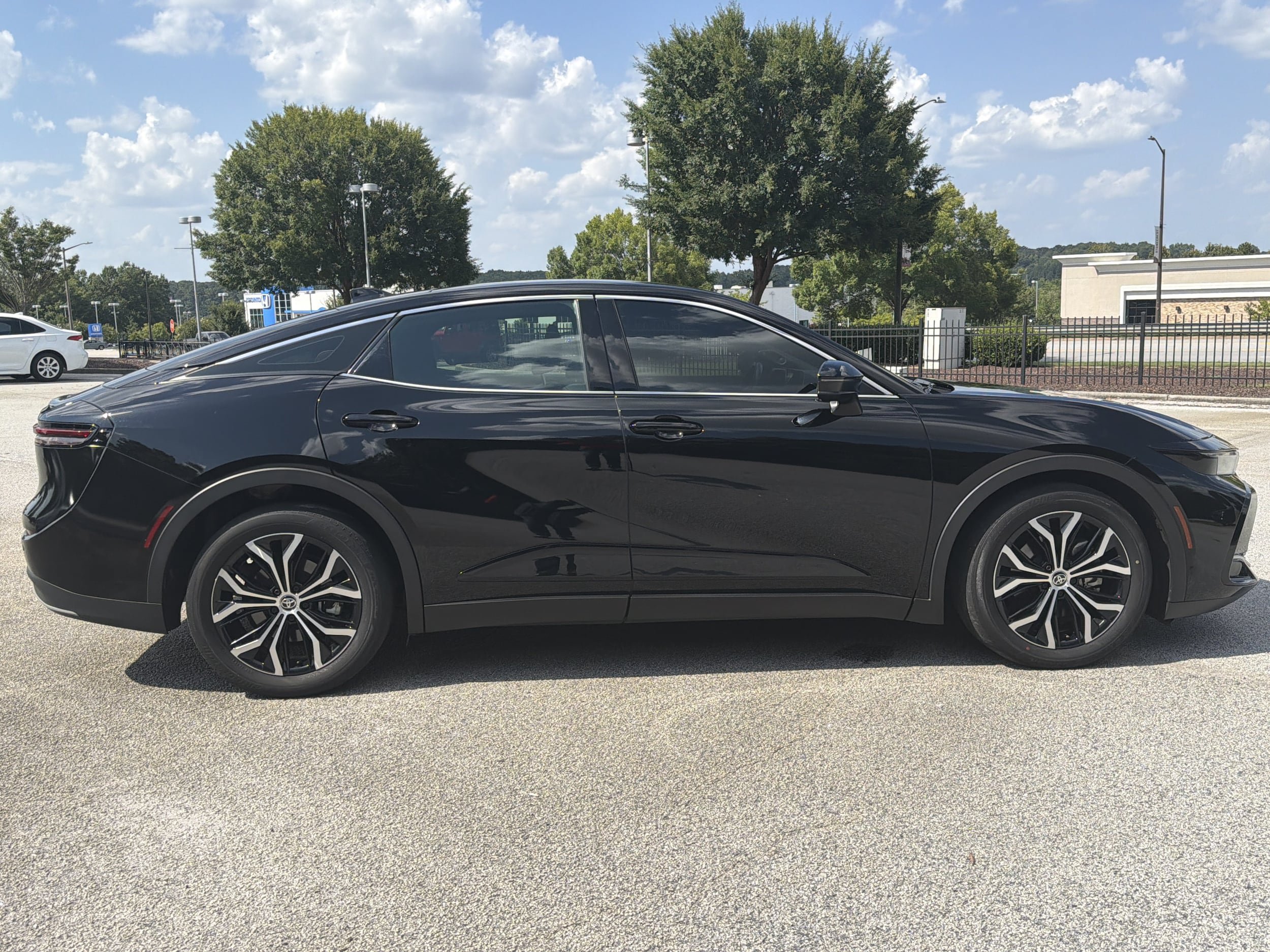 Used 2023 Toyota Crown AWD/4WD image 27