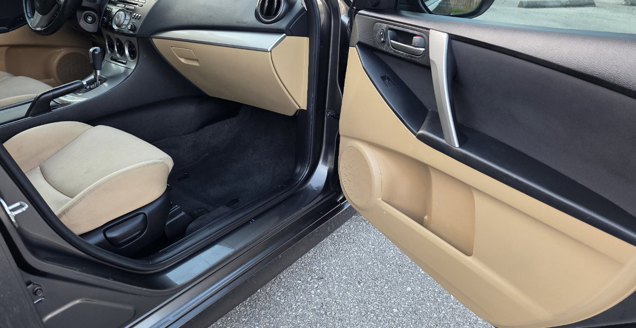 Used 2010 MAZDA MAZDA3 s Sport image 17