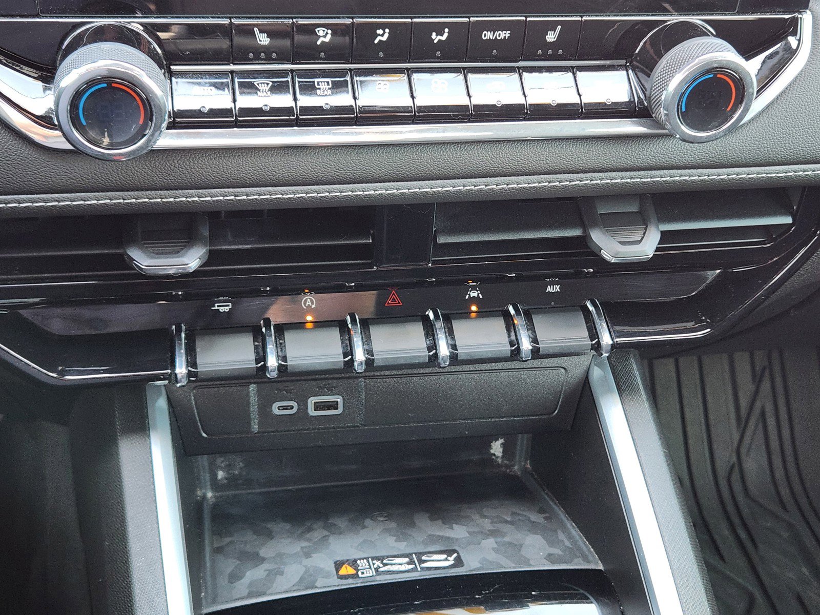 Used 2023 Chevrolet Colorado LT w/ LT Convenience Package II RWD image 14