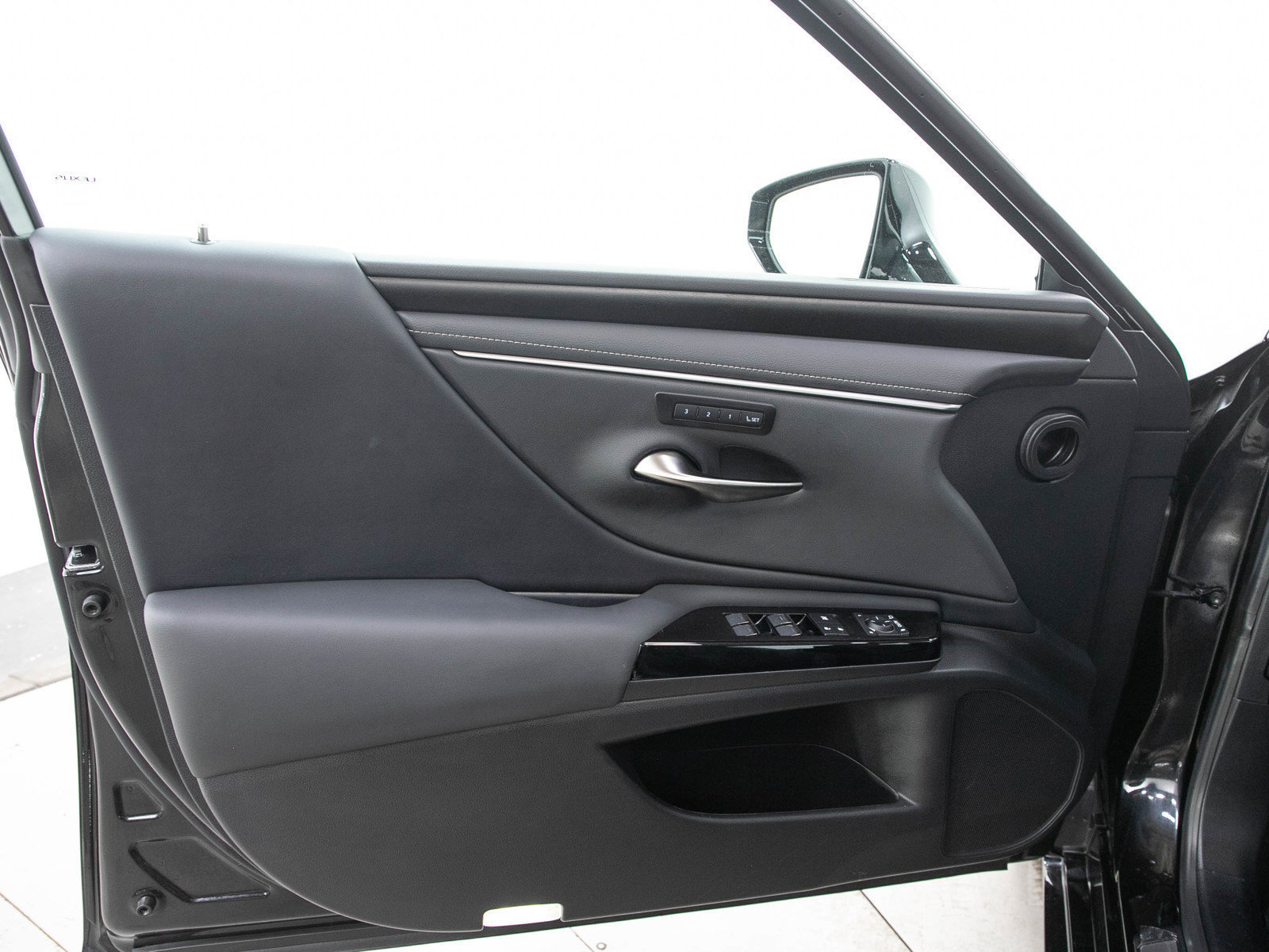 Used 2025 Lexus ES 300h FWD image 20