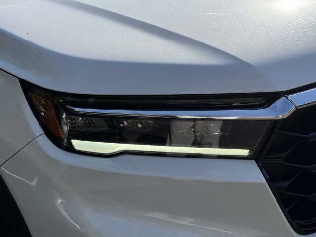 Certified 2024 Honda Pilot Touring image 8