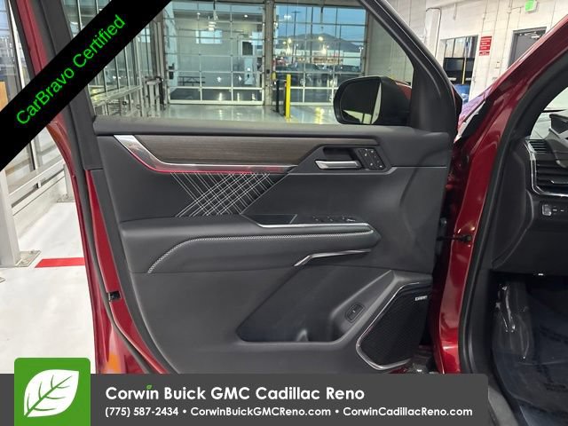 Certified 2025 GMC Acadia Denali w/ LPO, Floor Liner Package AWD/4WD image 13