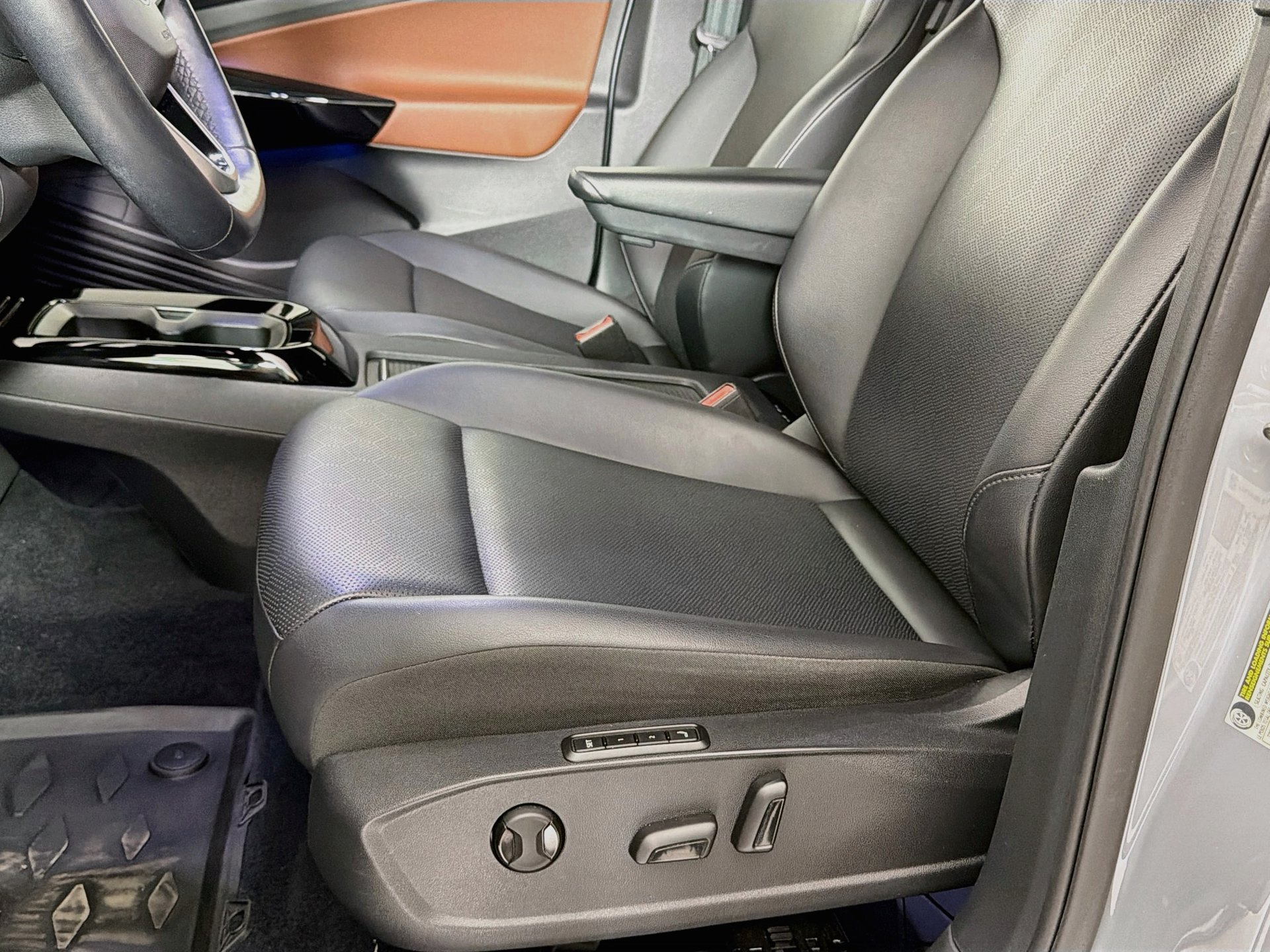 Certified 2021 Volkswagen ID.4 Pro S w/ Gradient Package RWD image 19