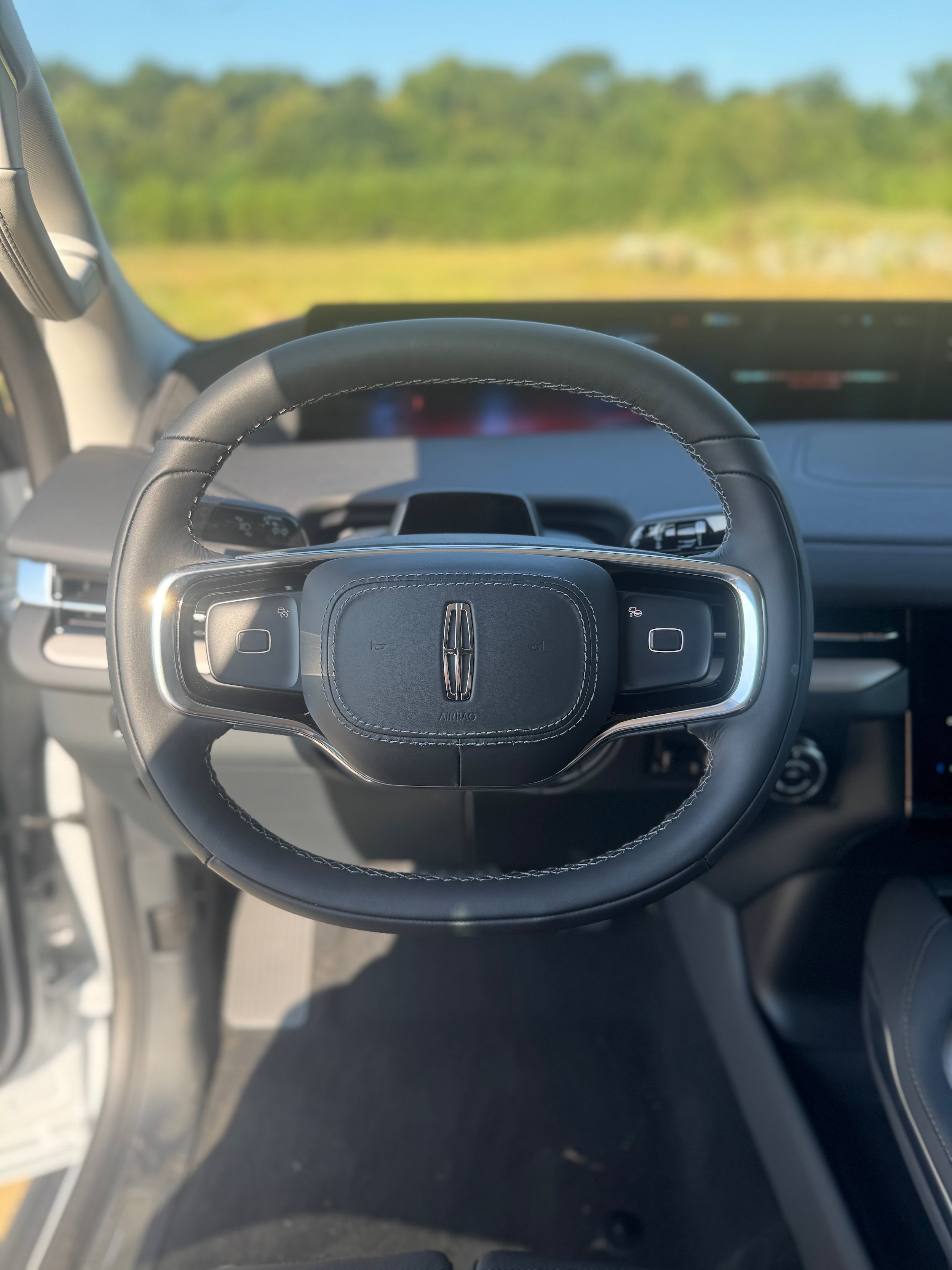 New 2025 Lincoln Navigator L Reserve AWD/4WD image 12