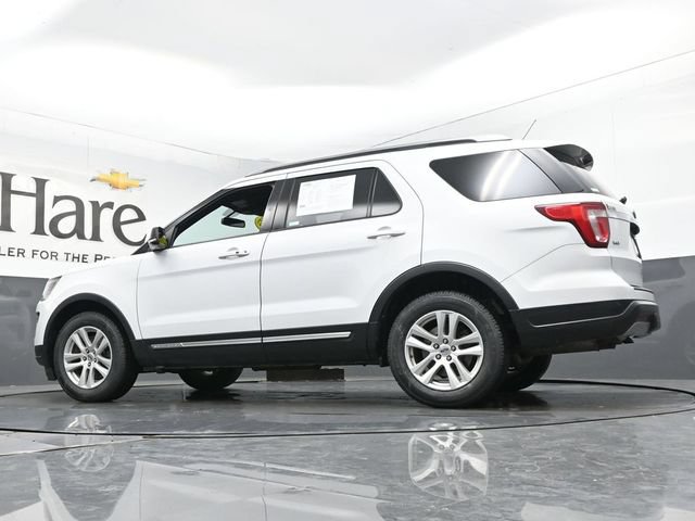 Used 2019 Ford Explorer XLT w/ Equipment Group 202A AWD/4WD image 56