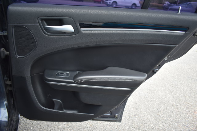 Used 2017 Chrysler 300 S RWD image 41