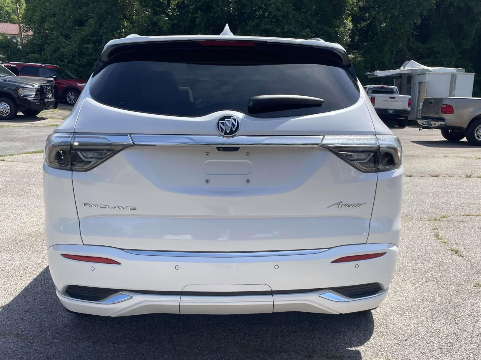 Used 2024 Buick Enclave Avenir w/ Avenir Technology Package FWD image 4