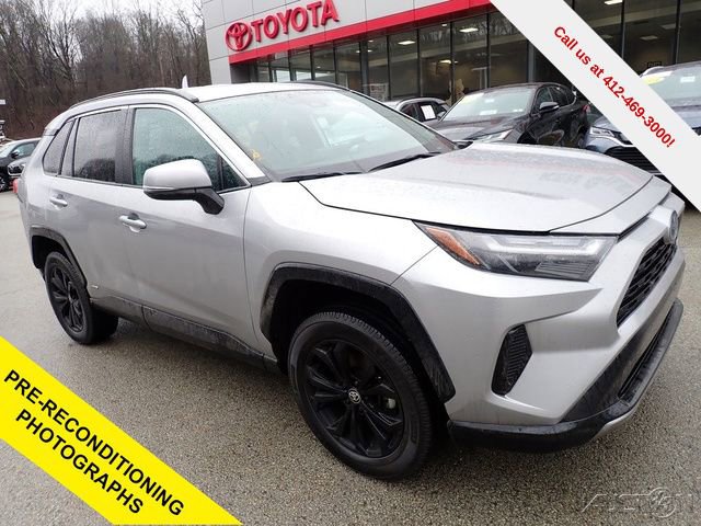 Used 2024 Toyota RAV4 SE image 1