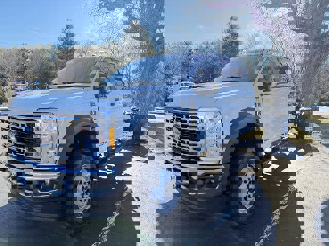 New 2026 Ford F550 4x4 Crew Cab image 3