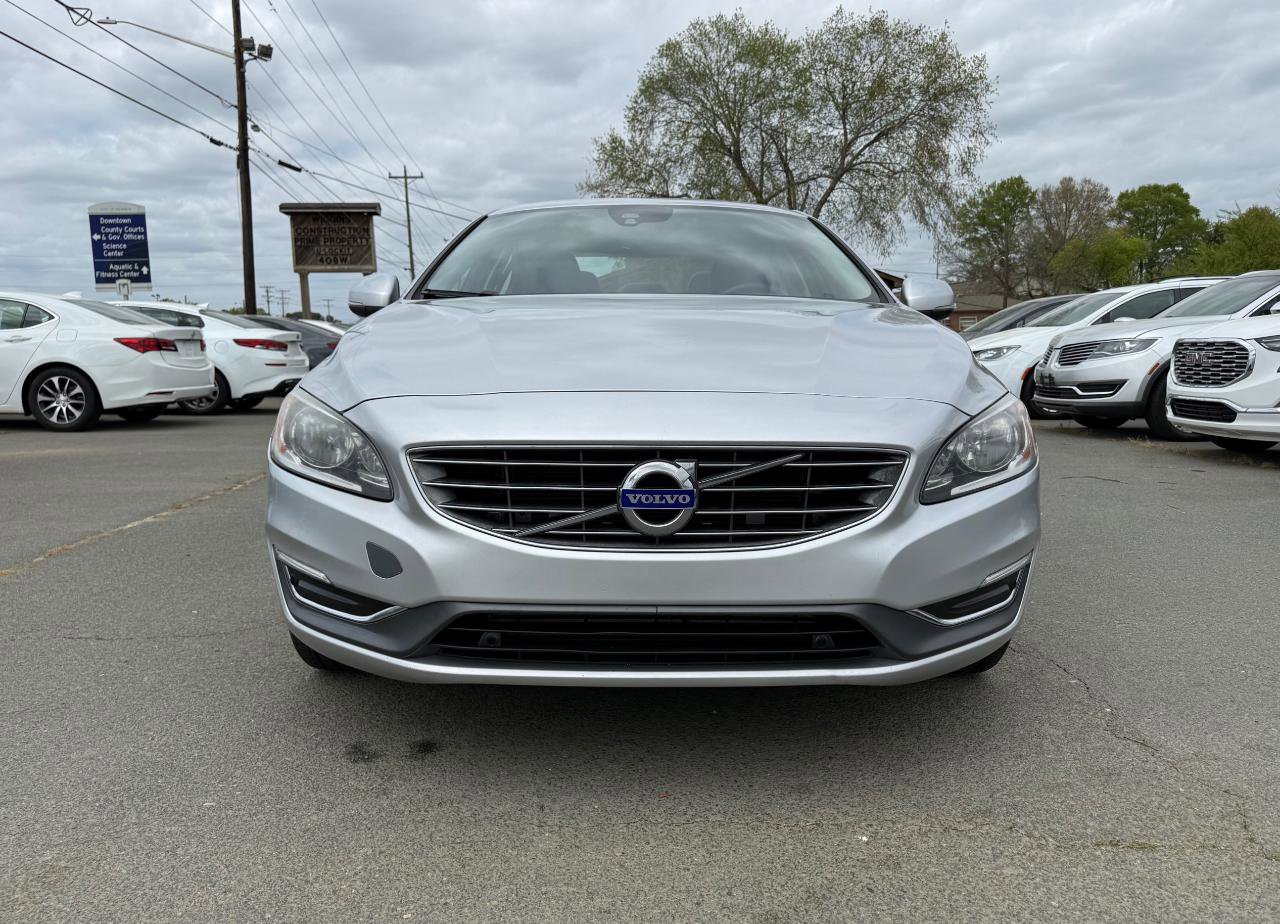 Used 2018 Volvo S60 T5 Inscription image 2