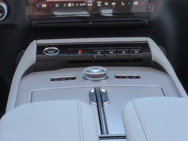 Certified 2026 Lincoln Navigator Reserve AWD/4WD image 19