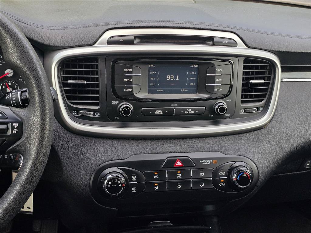 Used 2017 Kia Sorento FWD image 15
