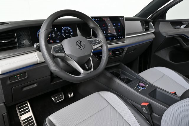 New 2026 Volkswagen Tiguan SE R-Line image 4