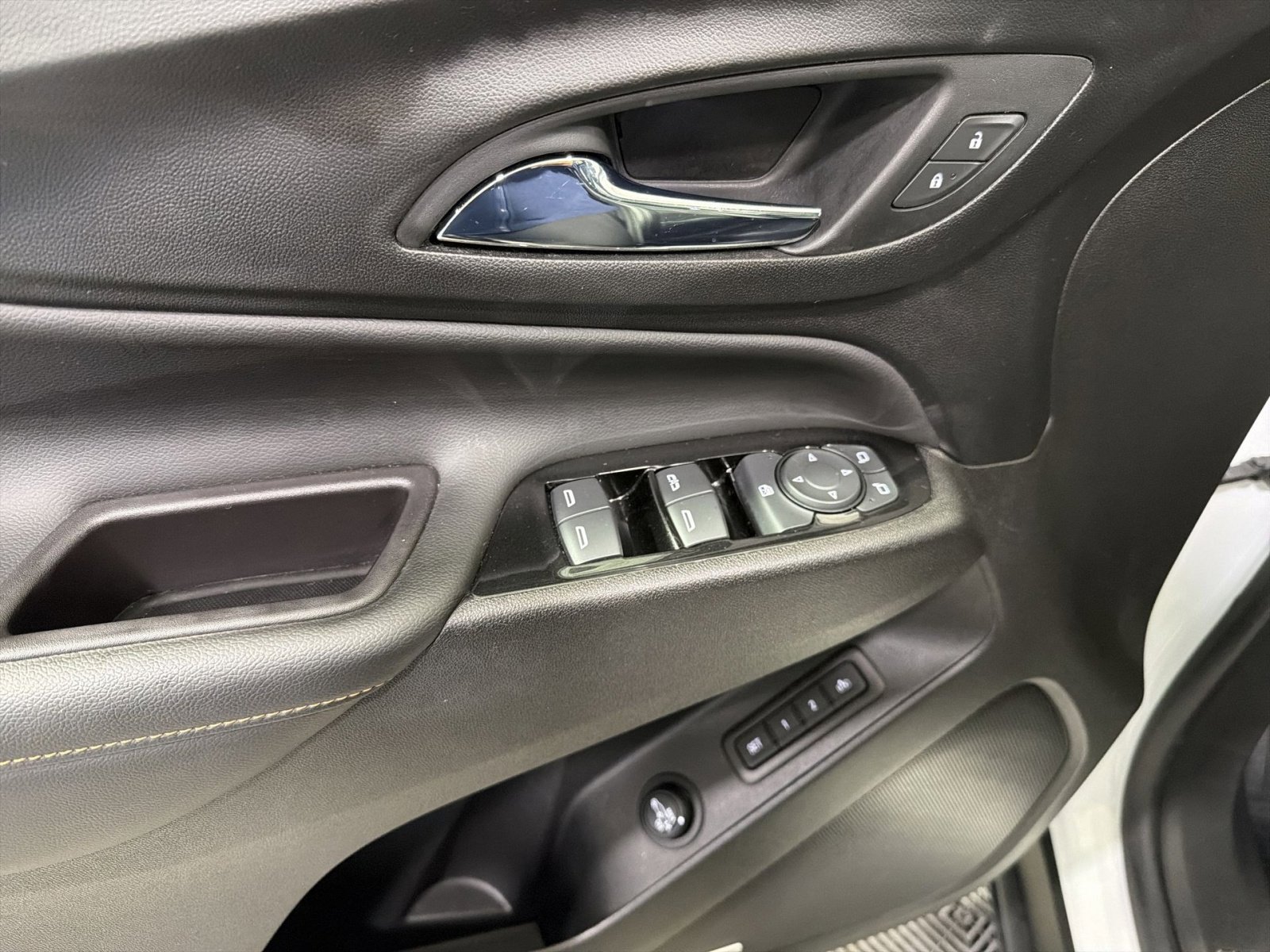 Used 2022 Chevrolet Equinox Premier AWD/4WD image 45