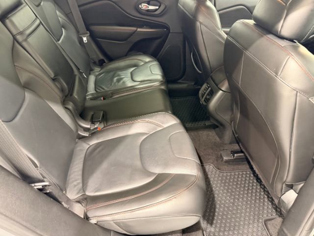 Used 2015 Jeep Cherokee Trailhawk w/ Comfort/Convenience Group image 12