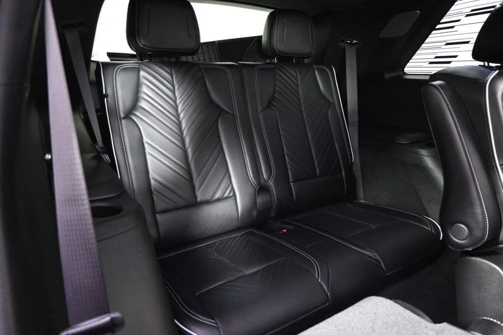 Certified 2026 Cadillac Vistiq Platinum w/ LPO, Floor Liner Package AWD/4WD image 19