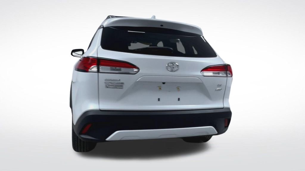 Certified 2024 Toyota Corolla Cross LE image 8