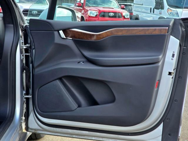 Used 2017 Tesla Model X 75D AWD/4WD image 30