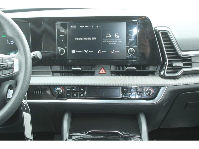 Used 2025 Kia Sportage LX image 16