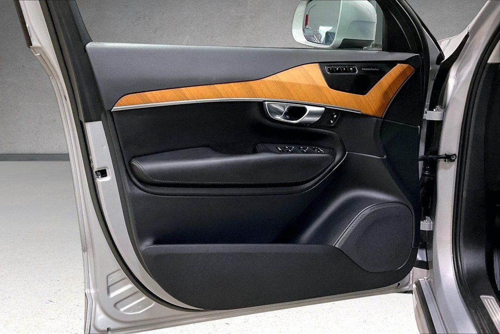 Certified 2023 Volvo XC90 B6 Plus w/ Protection Package Premier AWD/4WD image 21