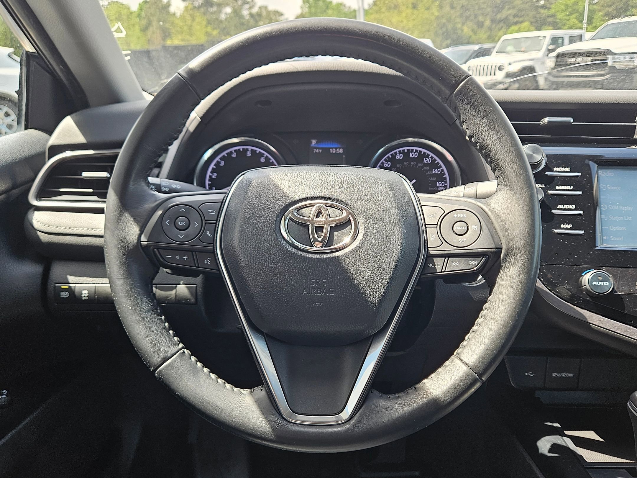 Used 2020 Toyota Camry SE w/ Convenience Package image 15