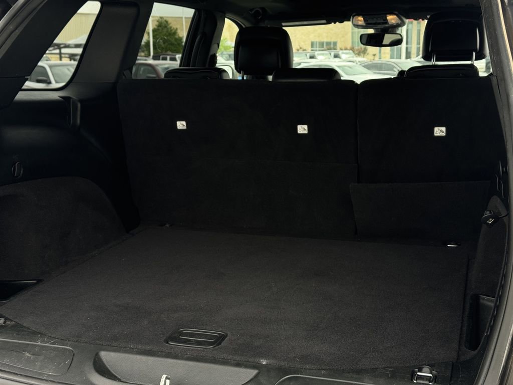 Used 2018 Jeep Grand Cherokee Altitude RWD image 28