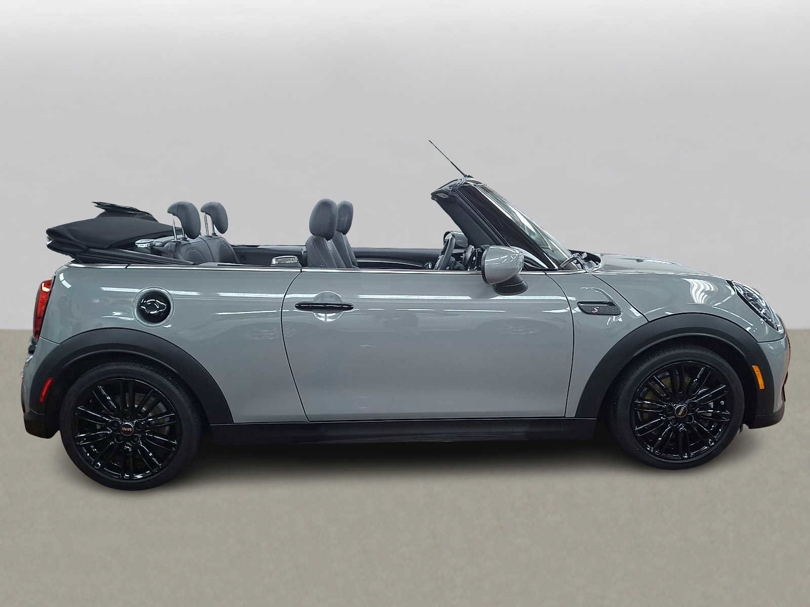 Certified 2023 MINI Cooper S image 4