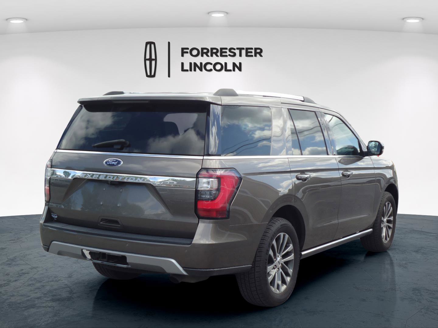 Used 2018 Ford Expedition Limited AWD/4WD image 3