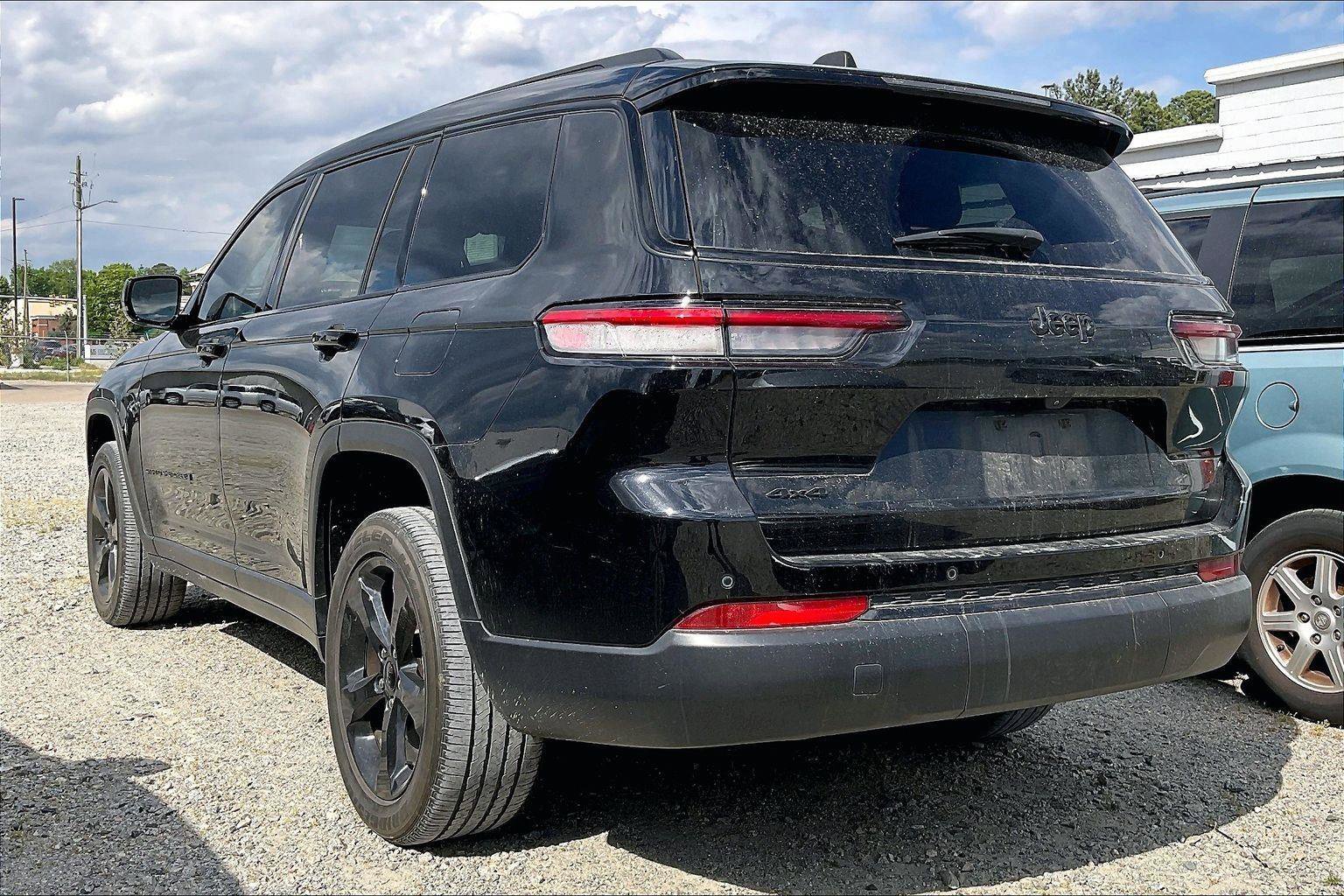 Used 2024 Jeep Grand Cherokee L Laredo AWD/4WD image 4