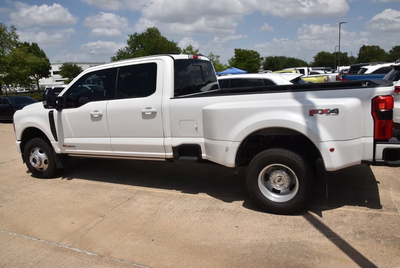Used 2026 Ford F350 Platinum AWD/4WD image 9