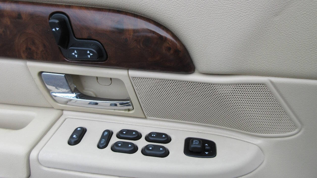 Used 2006 Mercury Grand Marquis LS RWD image 38