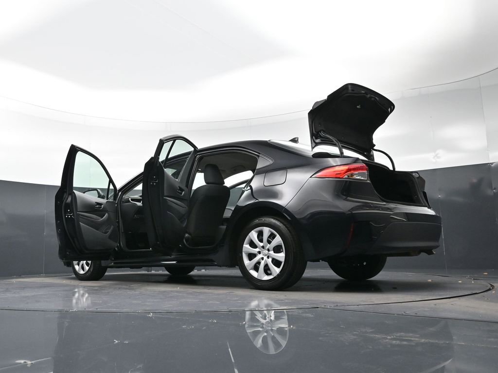 Used 2024 Toyota Corolla LE image 39