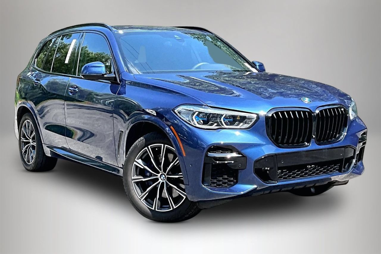 Used 2022 BMW X5 sDrive40i w/ M Sport Package RWD image 2