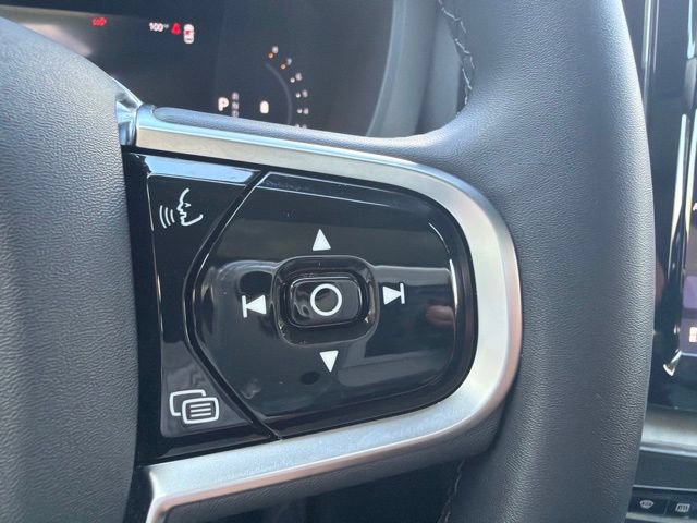 Used 2025 Volvo XC60 B5 Plus AWD/4WD image 22