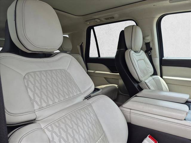 Used 2024 Lincoln Navigator L Black Label AWD/4WD image 16