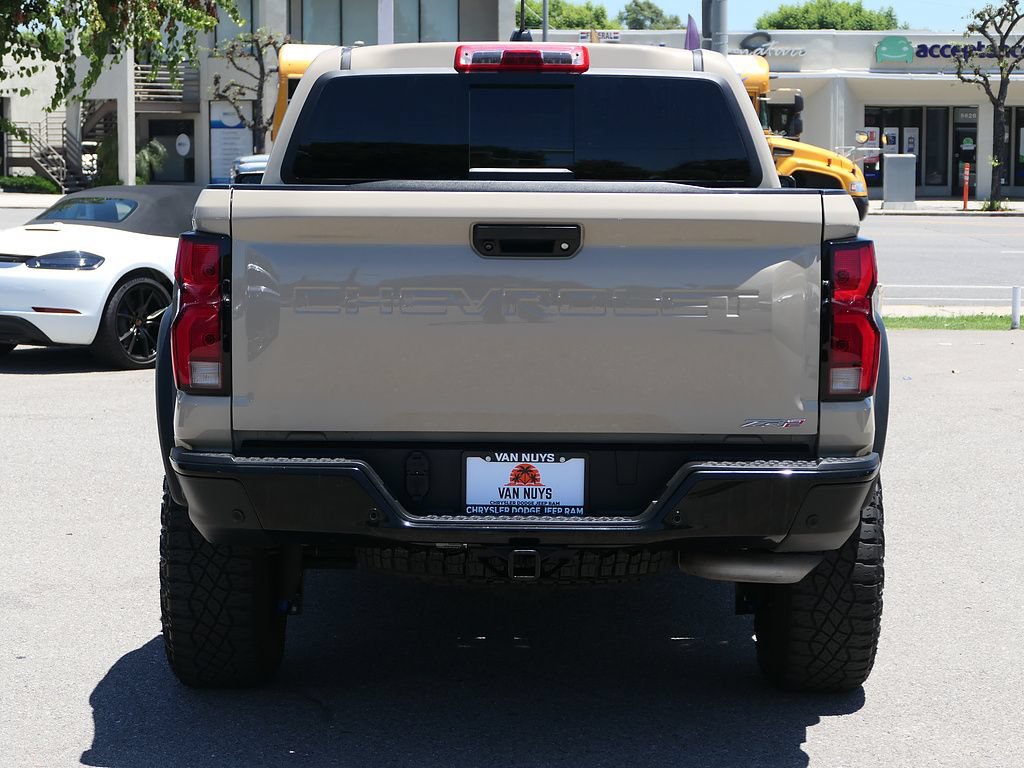 Used 2024 Chevrolet Colorado ZR2 w/ Technology Package AWD/4WD image 6
