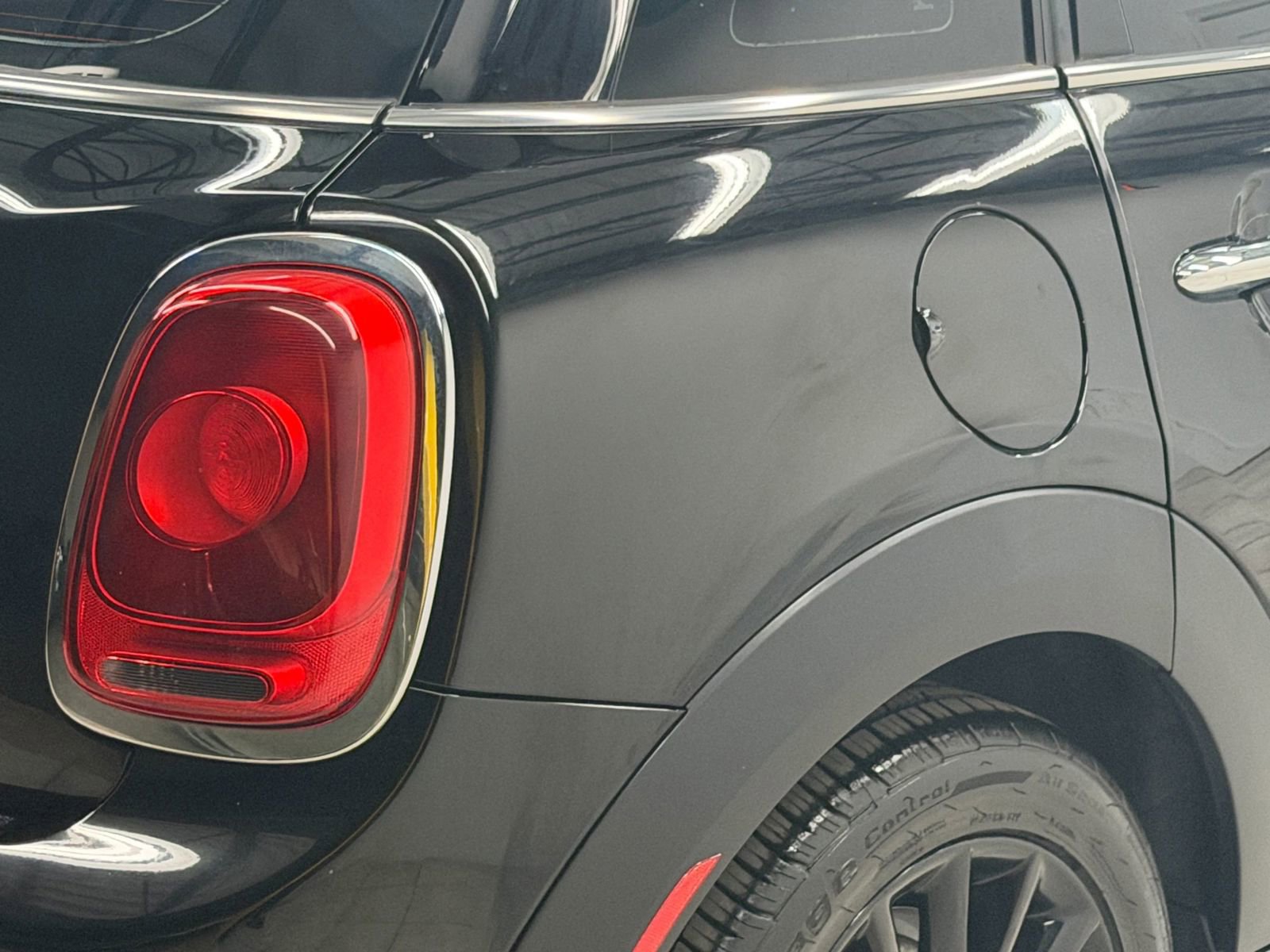 Used 2021 MINI Cooper 4-Door Hardtop image 10