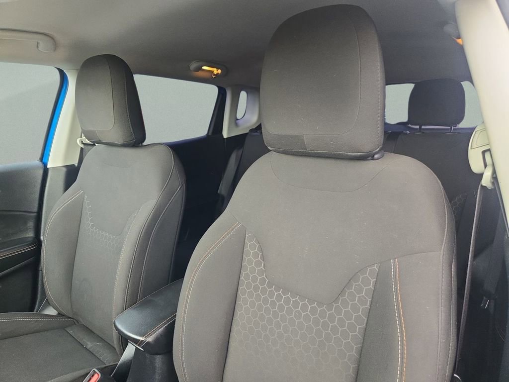 Used 2021 Jeep Compass Sport image 11