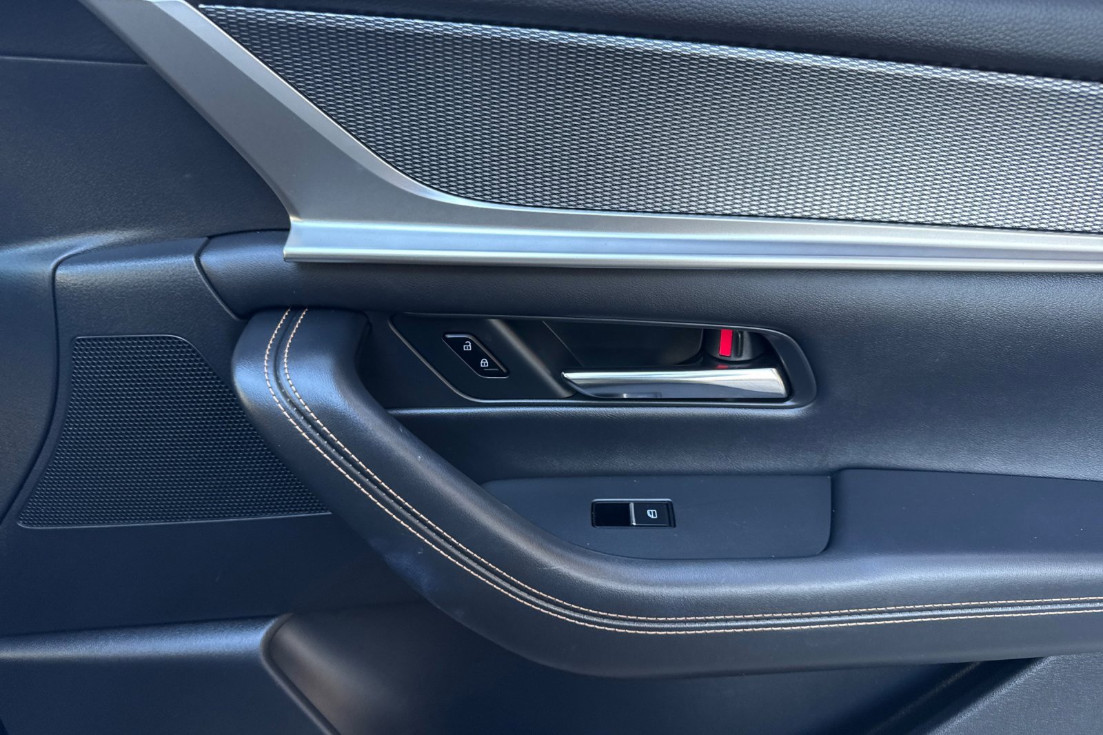 Used 2024 MAZDA CX-90 Plug-In Hybrid w/ Preferred image 23