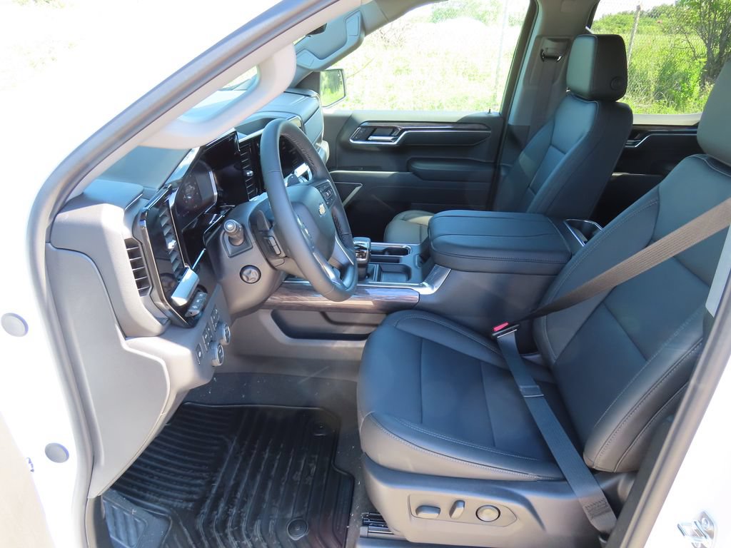 New 2026 Chevrolet Silverado 1500 LTZ w/ LTZ Premium Package AWD/4WD image 26