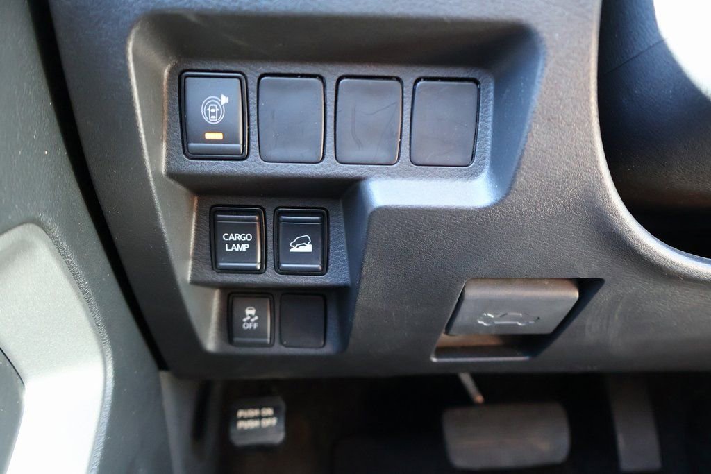 Used 2024 Nissan Frontier SV w/ Technology Package image 17