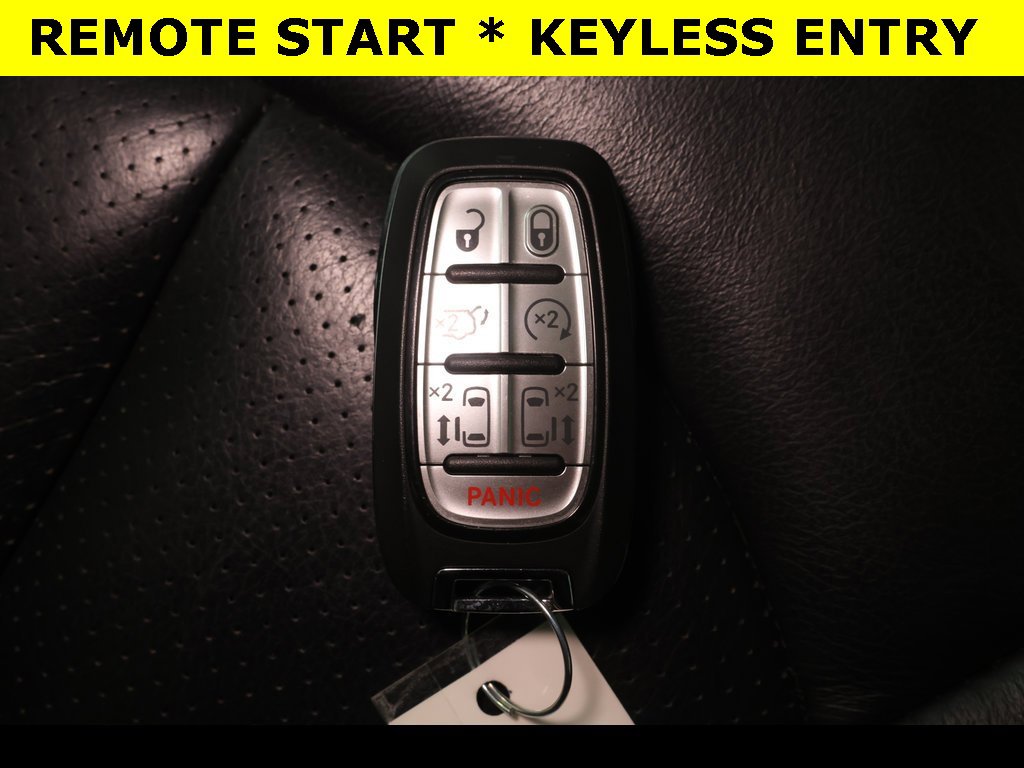 Used 2022 Chrysler Pacifica Touring-L image 8