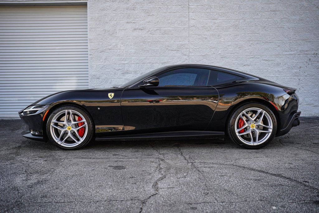 Used 2023 Ferrari Roma image 9
