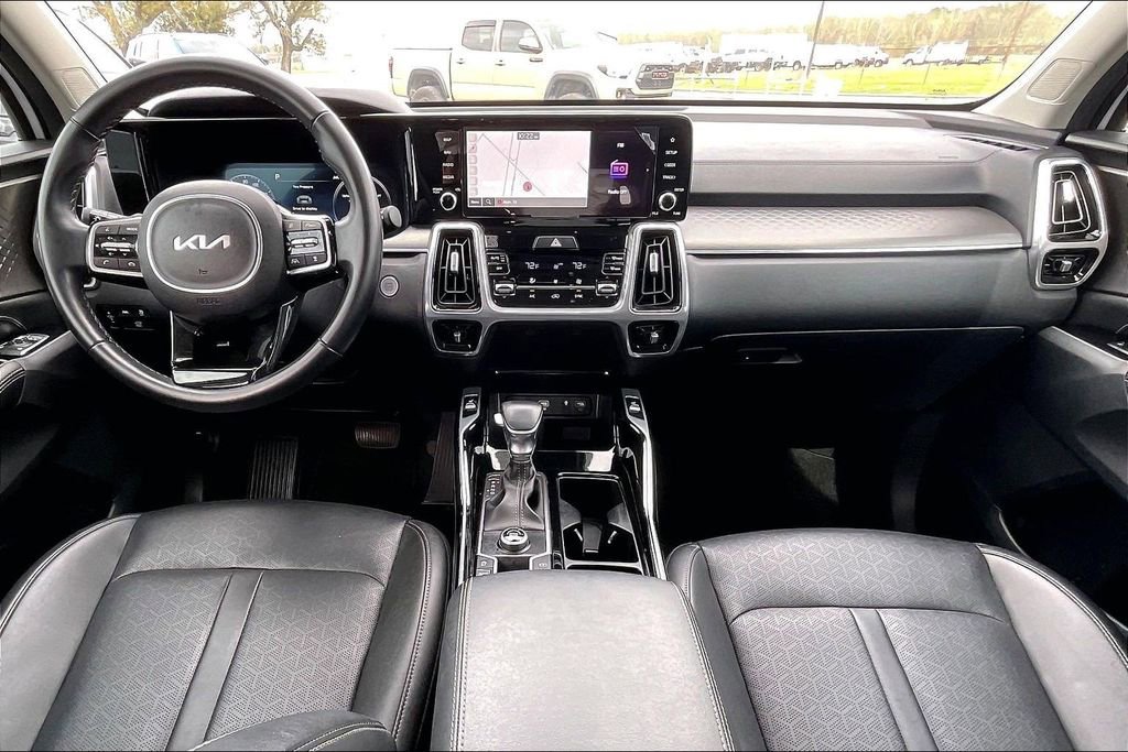 Used 2023 Kia Sorento SX image 7